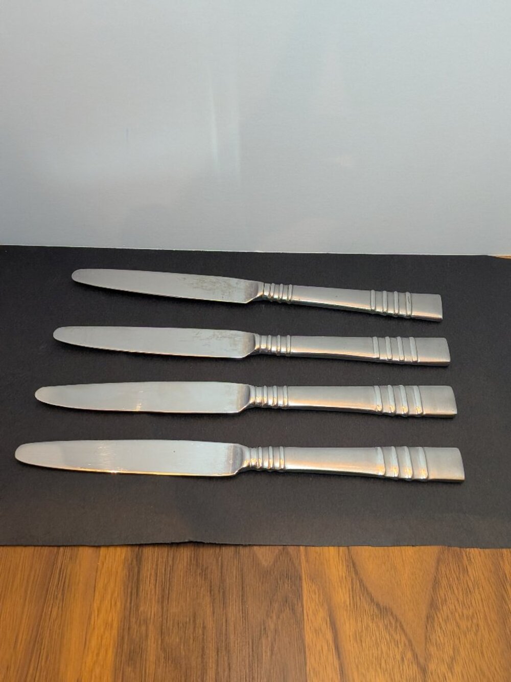 Cambridge Stainless Steel Dinner Knives Set of 4 (Maybe Pattern CBS41)